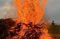 Zwischen lodernden Flammen und stiller Erinnerung: Unser Herbstfeuer auf dem Brandplatz